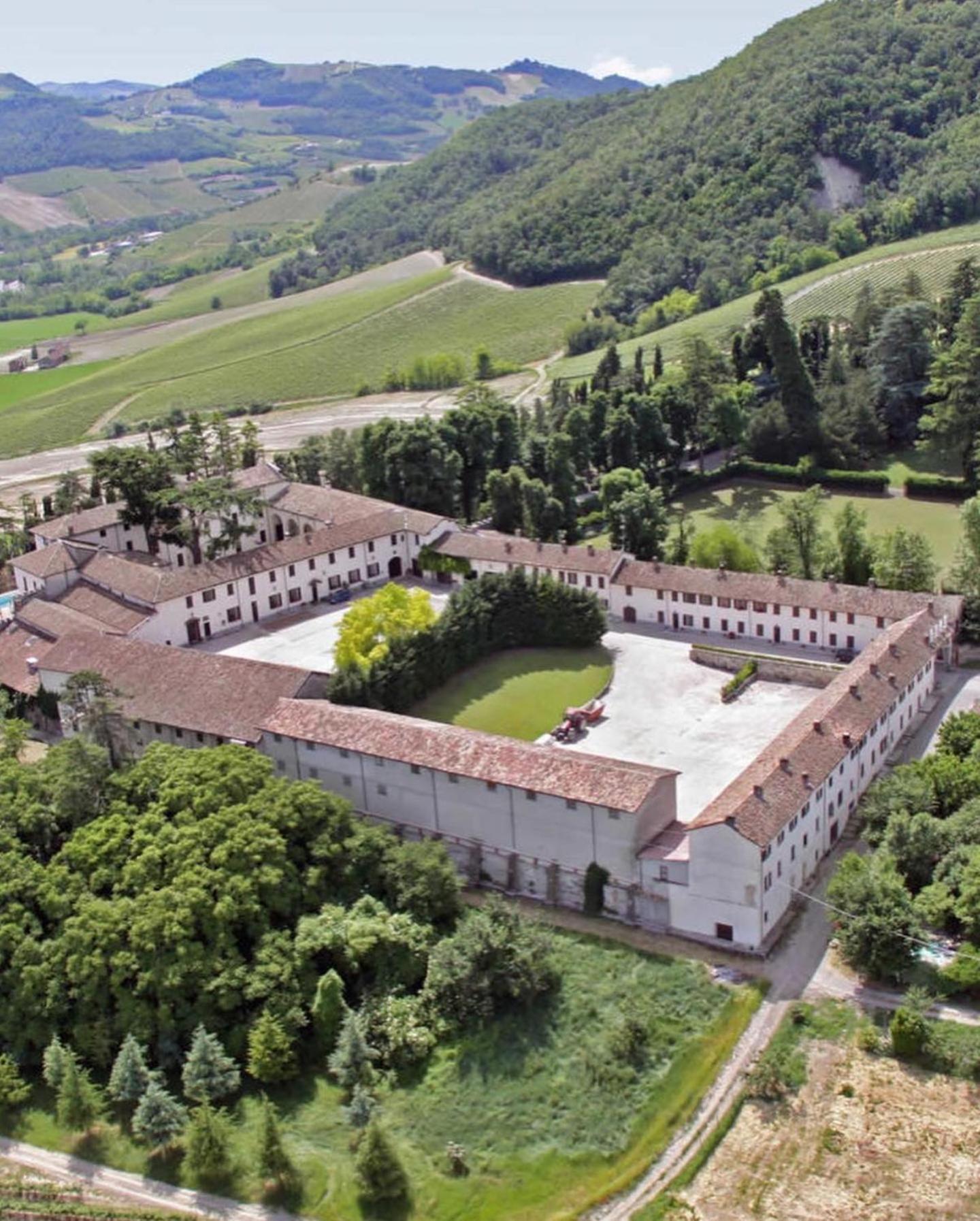 Hotel Milano Pool & Garden Salice Terme Exterior foto