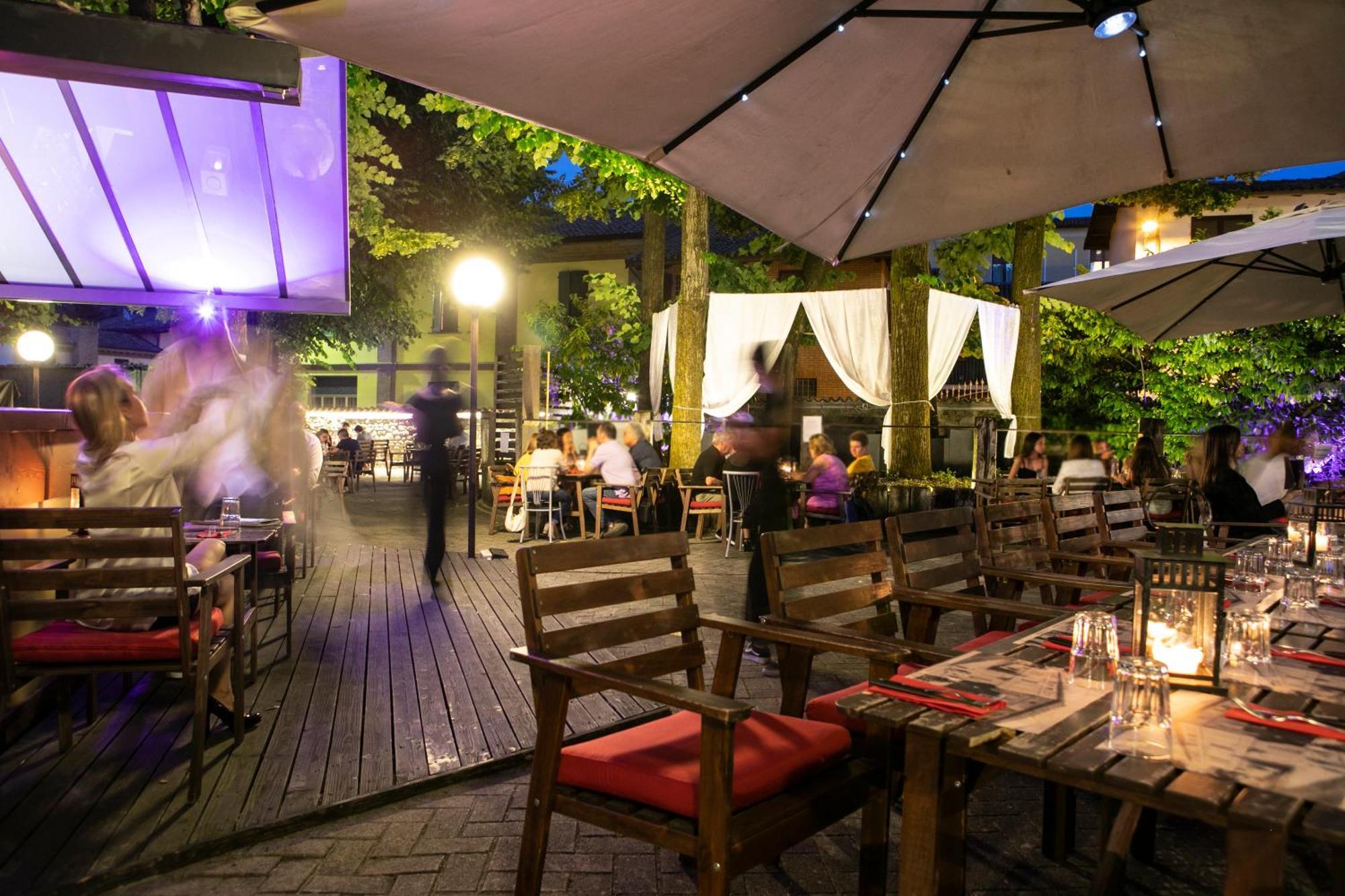 Hotel Milano Pool & Garden Salice Terme Exterior foto