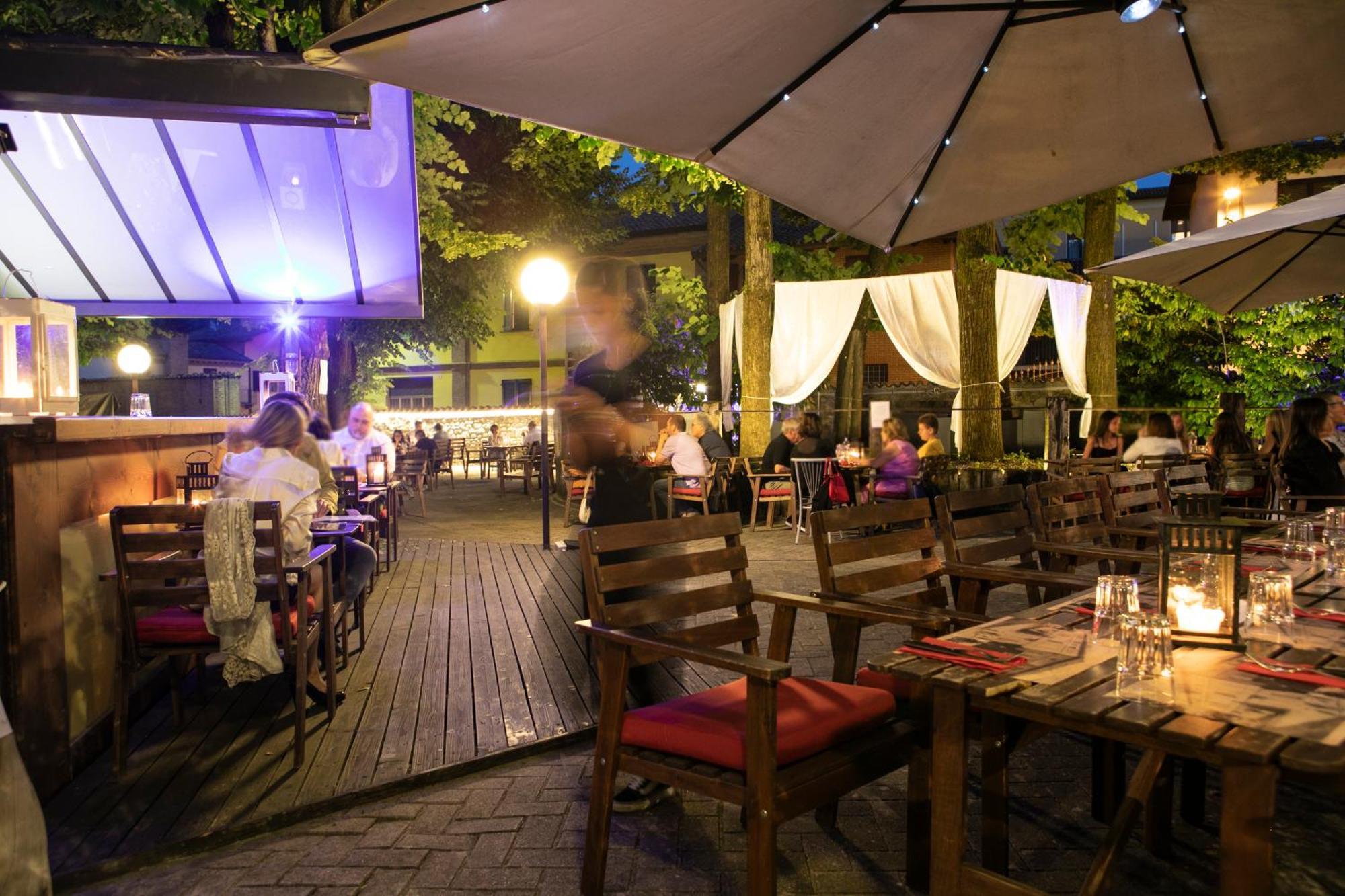 Hotel Milano Pool & Garden Salice Terme Exterior foto